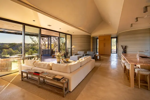Aura living room